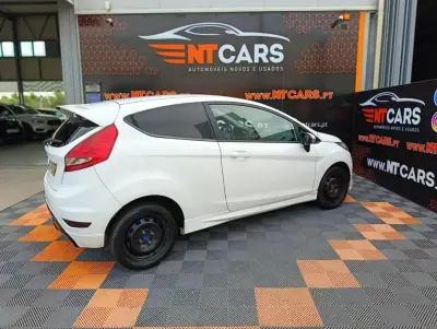 Ford Fiesta 1.4 TDCI 2010 - 3900 EUR, 261197 km - AUTO.MOTO.pt - 261197km - foto 2 de 18