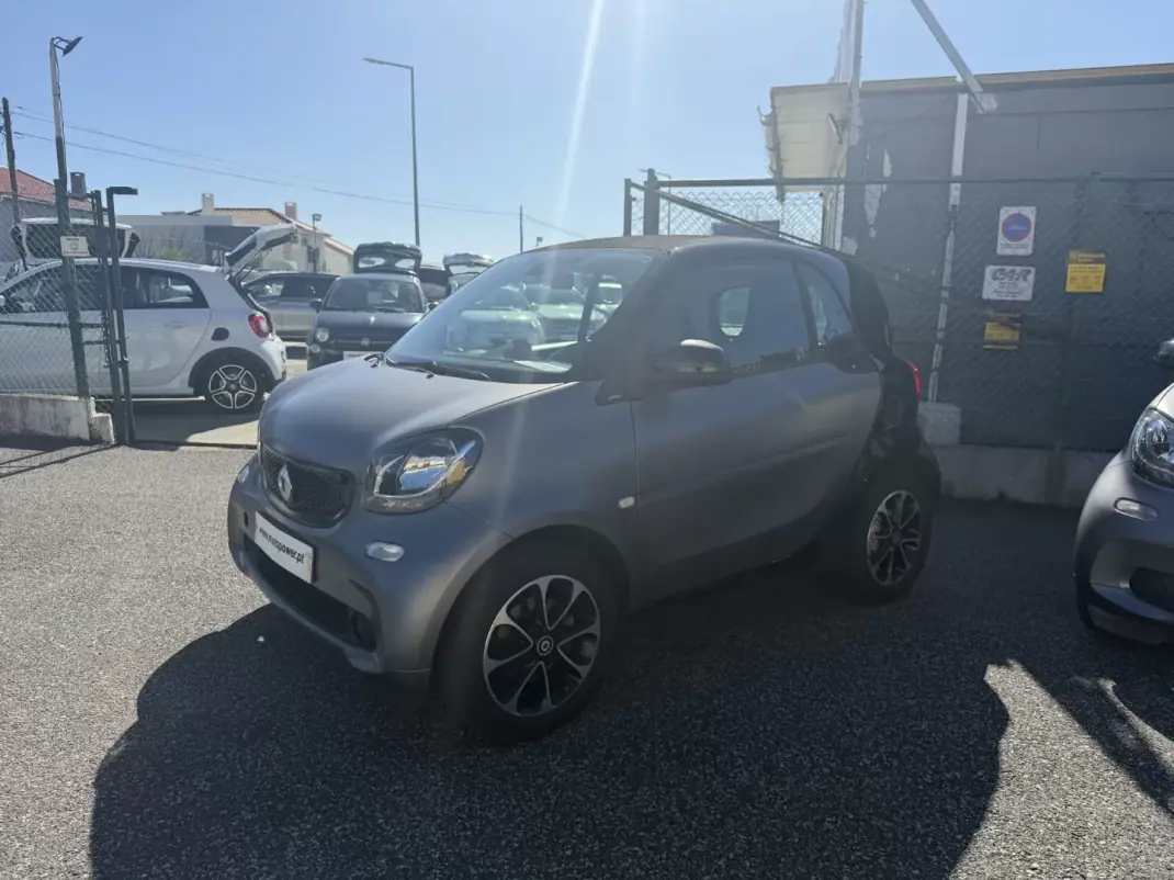 Smart Fortwo Cabrio 2017 - 7950 EUR, 165000 km - AUTO.MOTO.pt - 165000km - foto 1 de 5