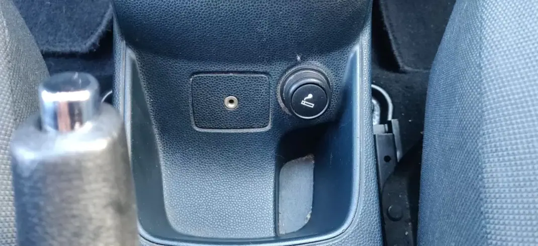 Ford Fiesta 1.4 TDCI 2010 - 4490 EUR, 244800 km - AUTO.MOTO.pt - 244800km - foto 30 de 31