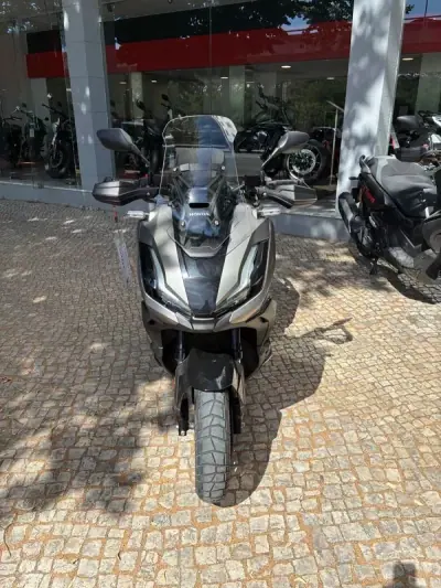 Honda ADV 150 2025 - 5900 EUR, 4926 km - AUTO.MOTO.pt - 4926km - foto 7 de 14