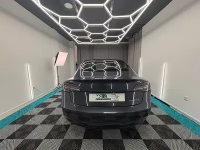 Tesla Model 3 2019 - 24500 EUR, 118000 km - AUTO.MOTO.pt - 118000km - foto 6 de 19