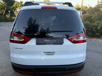 Ford Galaxy 2013 - 12699 EUR, 160000 km - AUTO.MOTO.pt - 160000km - foto 8 de 9