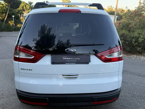 Ford Galaxy 2013 - 12699 EUR, 160000 km - AUTO.MOTO.pt - 160000km - foto 8 de 9