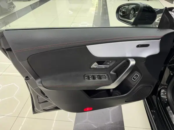 Mercedes-Benz CLA 180 2021 - 27950 EUR, 178635 km - AUTO.MOTO.pt - 178635km - foto 23 de 51