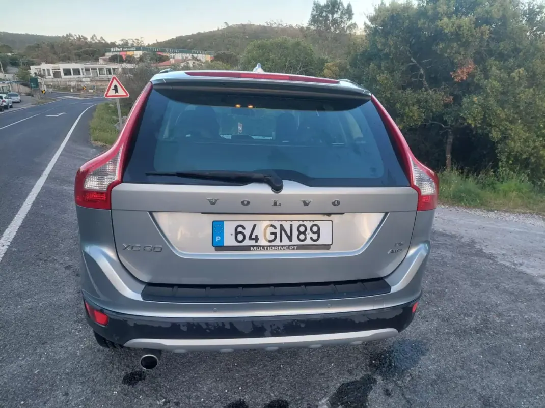 Volvo XC 60 2008 - 11900 EUR, 295804 km - AUTO.MOTO.pt - 295804km - foto 5 de 15