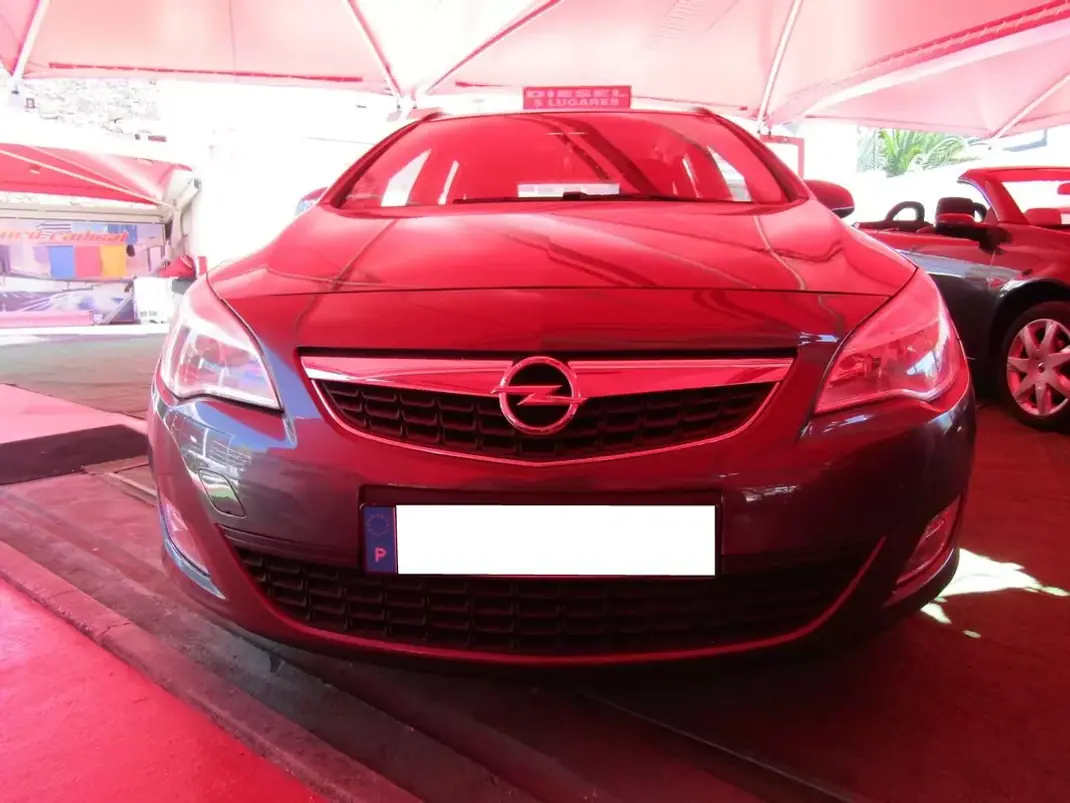 Opel Astra Sports Tourer 2012 - 6479 EUR, 245329 km - 245329km - foto 2 de 14