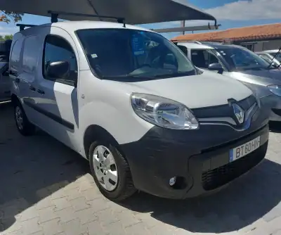 Renault 1.5 dCi Confort S/S 2018 - 10900 EUR, 173000 km - AUTO.MOTO.pt - 173000km - foto 3 de 16