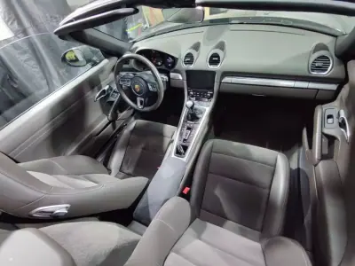 Porsche 718 Boxster 2019 - 64900 EUR, 68000 km - AUTO.MOTO.pt - 68000km - foto 11 de 36
