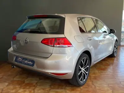 Volkswagen Golf 2014 - 14900 EUR, 163243 km - AUTO.MOTO.pt - 163243km - foto 6 de 22