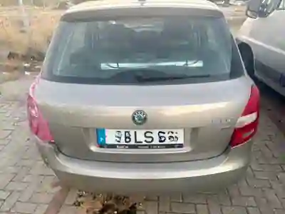 Skoda Fabia 2011 — foto 6 de 8