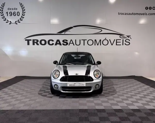 MINI 3 Portas 2010 - 8900 EUR, 211000 km - AUTO.MOTO.pt - 211000km - foto 12 de 33