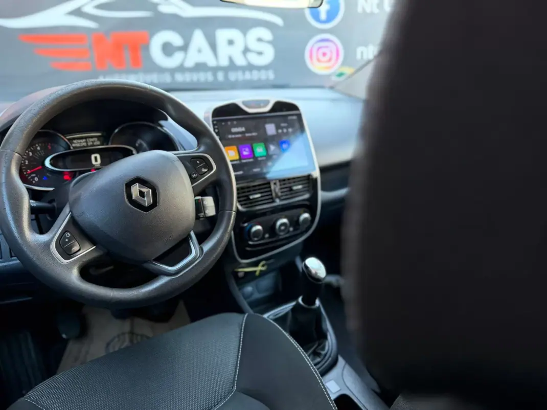 Renault Clio 2016 - 10900 EUR, 213258 km - AUTO.MOTO.pt - 213258km - foto 11 de 13