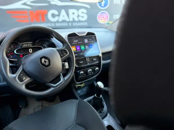 Renault Clio 2016 - 10900 EUR, 213258 km - AUTO.MOTO.pt - 213258km - foto 11 de 13