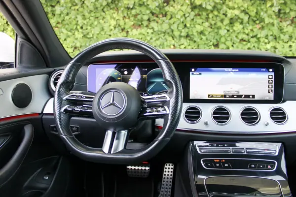 Mercedes-Benz E 300 2020 - 35900 EUR, 135000 km - AUTO.MOTO.pt - 135000km - foto 14 de 17