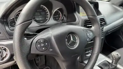 Mercedes-Benz E 250 2010 - 18500 EUR, 0 km - AUTO.MOTO.pt - foto 22 de 56