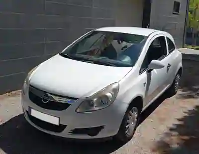 Opel Corsa 1.3 CDTI Van 2009 - 3650 EUR, 206247 km - AUTO.MOTO.pt - 206247km - foto 1 de 13