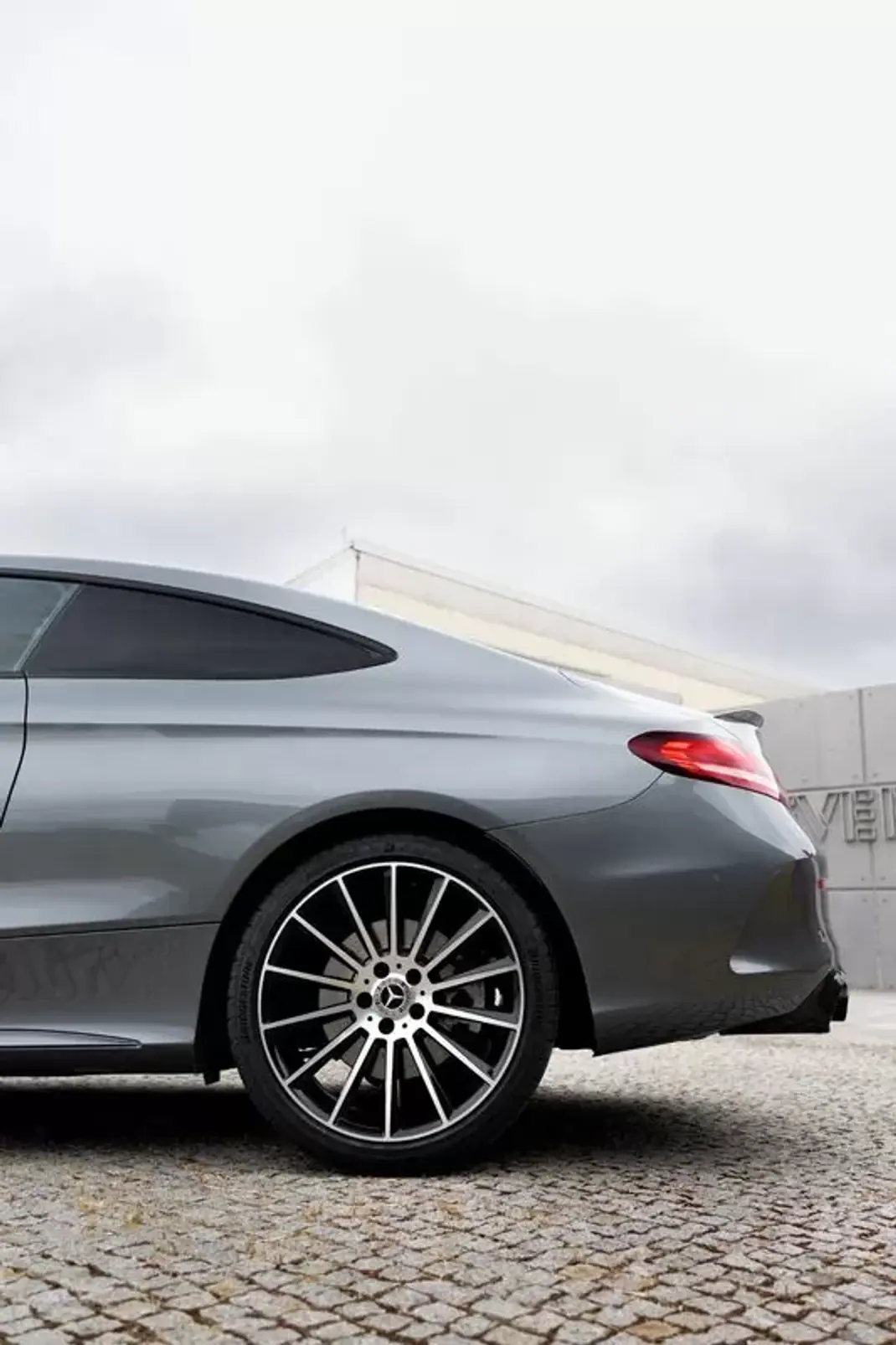 Mercedes-Benz C 43 AMG 2019 - 51490 EUR, 95000 km - AUTO.MOTO.pt - 95000km - foto 30 de 35