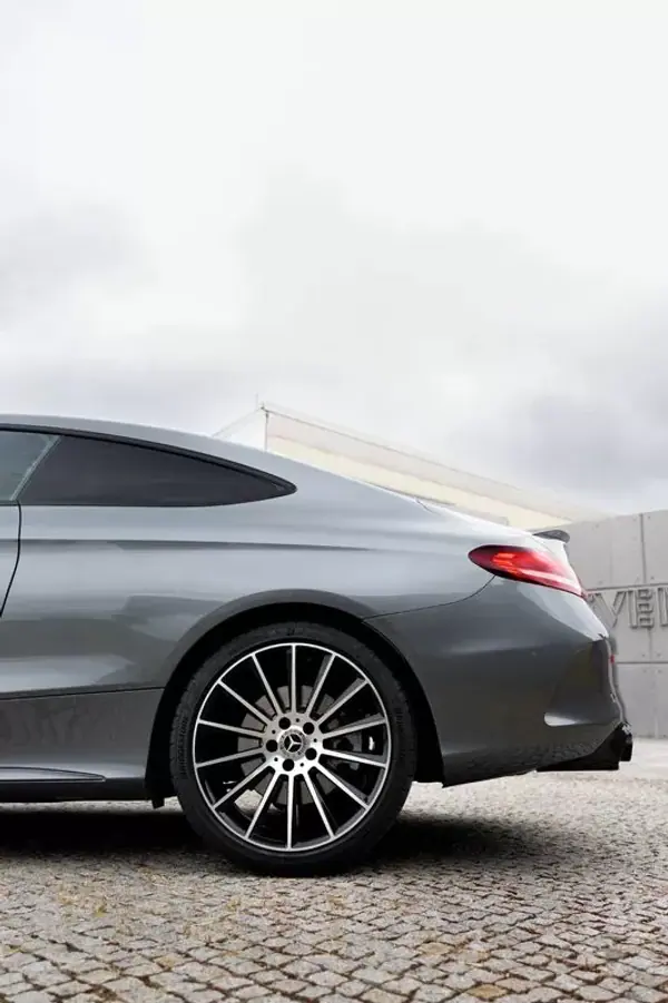 Mercedes-Benz C 43 AMG 2019 - 50990 EUR, 95000 km - AUTO.MOTO.pt - 95000km - foto 30 de 35