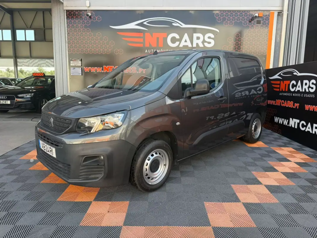 Peugeot Partner 1.5 BlueHDI Premium Standard 3L 2020 - 12900 EUR, 181549 km - AUTO.MOTO.pt - 181549km - foto 1 de 10