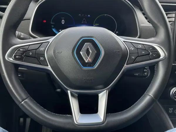 Renault Zoe 2020 - 14800 EUR, 56840 km - AUTO.MOTO.pt - 56840km - foto 31 de 42