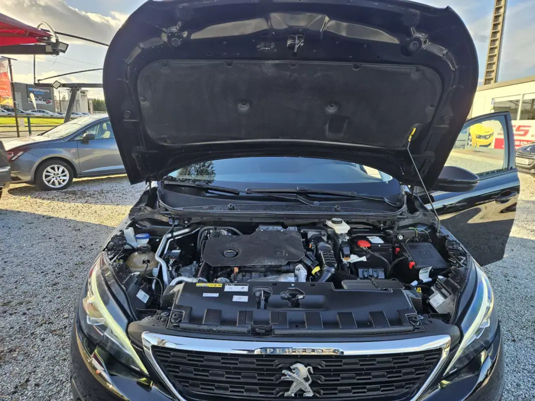 Peugeot 308 SW 2019 - 13800 EUR, 77780 km - AUTO.MOTO.pt - 77780km - foto 40 de 44