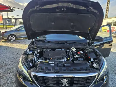 Peugeot 308 SW 2019 - 13800 EUR, 77780 km - AUTO.MOTO.pt - 77780km - foto 40 de 44