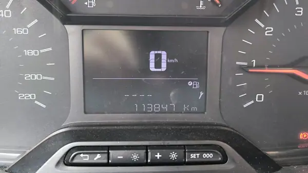 Peugeot PARTNER GIRAFON 2020 - 14490 EUR, 113847 km - AUTO.MOTO.pt - 113847km - foto 8 de 10