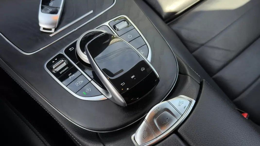 Mercedes-Benz E 220 2018 - 44990 EUR, 78000 km - AUTO.MOTO.pt - 78000km - foto 27 de 30