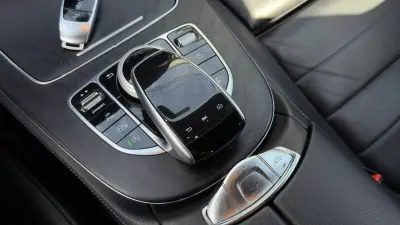 Mercedes-Benz E 220 2018 - 44990 EUR, 78000 km - AUTO.MOTO.pt - 78000km - foto 27 de 30