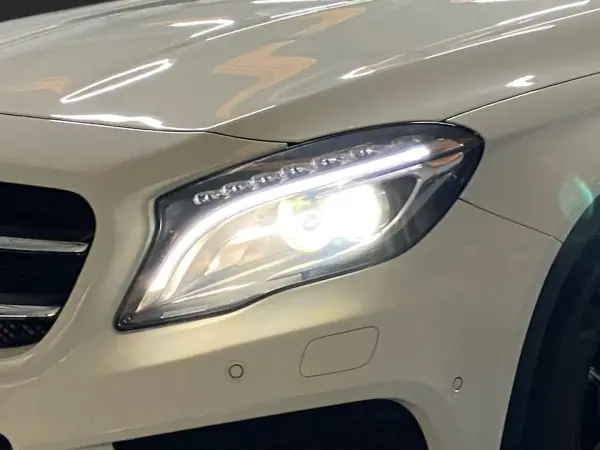 Mercedes-Benz GLA 180 2015 - 21950 EUR, 22737 km - AUTO.MOTO.pt - 22737km - foto 5 de 20