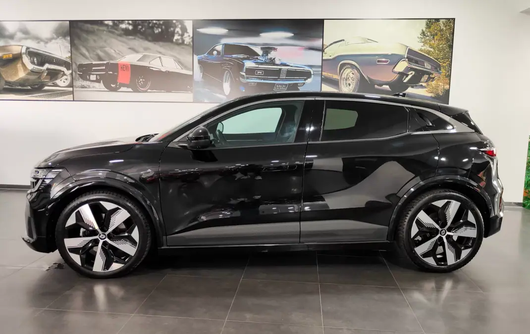Renault Mégane E-Tech 2022 - 27990 EUR, 40000 km - AUTO.MOTO.pt - 40000km - foto 3 de 47