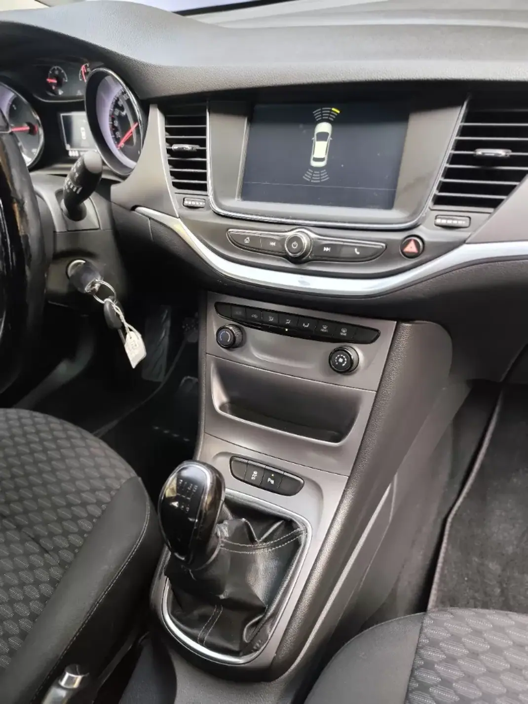 Opel Astra 2016 - 8990 EUR, 187000 km - AUTO.MOTO.pt - 187000km - foto 9 de 11