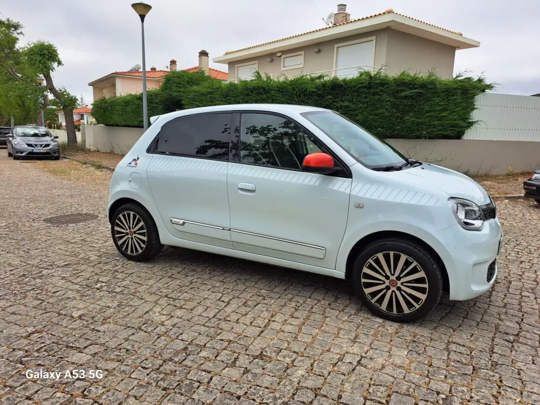 Renault Twingo 2020 - 11990 EUR, 54214 km - AUTO.MOTO.pt - 54214km - foto 2 de 23