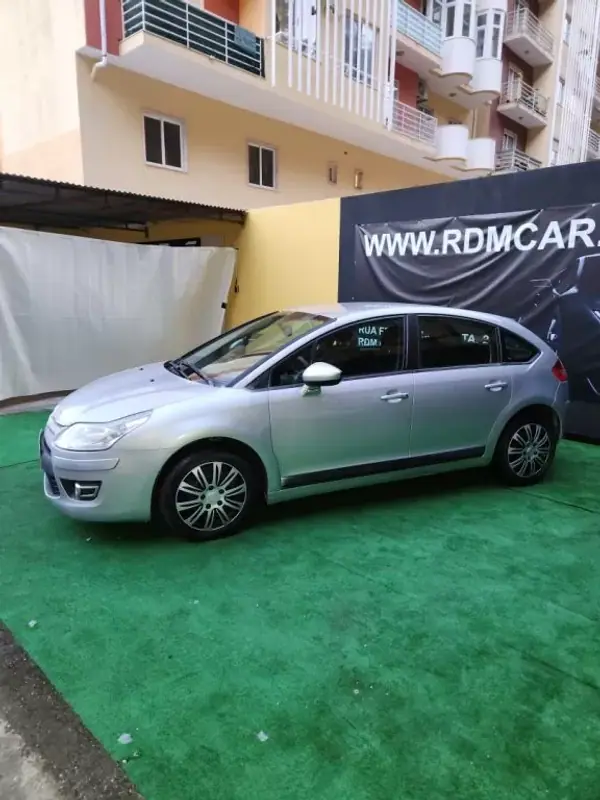 Citroën C4 2010 - 4990 EUR, 182000 km - AUTO.MOTO.pt - 182000km - foto 3 de 11