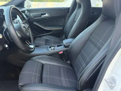 Mercedes-Benz CLA 180 2015 - 16999 EUR, 160000 km - AUTO.MOTO.pt - 160000km - foto 10 de 16