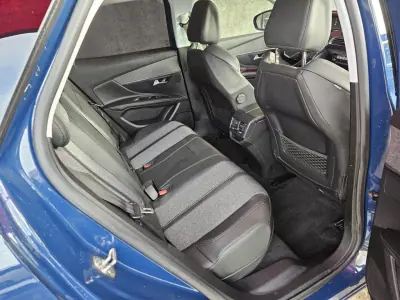 Peugeot 3008 2020 - 18999 EUR, 72900 km - AUTO.MOTO.pt - 72900km - foto 11 de 19