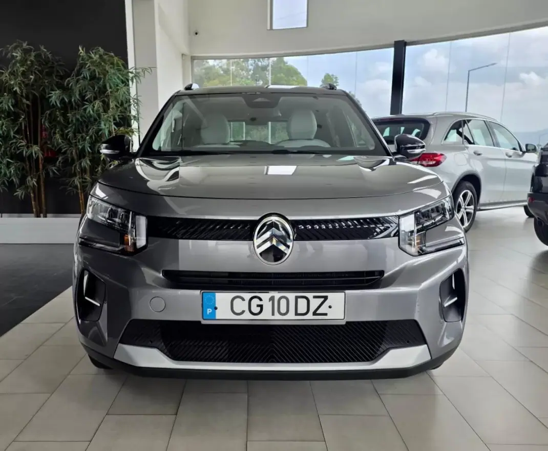 Citroën e-C3 2025 - 20499 EUR, 7487 km - AUTO.MOTO.pt - 7487km - foto 2 de 32