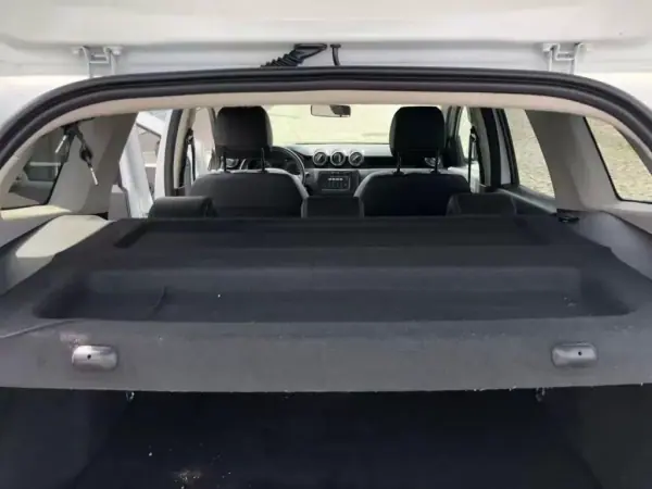 Dacia Duster 2019 - 13999 EUR, 199000 km - AUTO.MOTO.pt - 199000km - foto 8 de 9