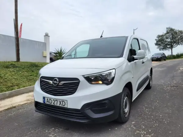 Opel COMBO 2020 - 13750 EUR, 158909 km - AUTO.MOTO.pt - 158909km - foto 3 de 16