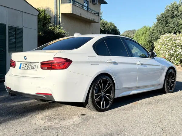 BMW 320 2019 - 24000 EUR, 125000 km - AUTO.MOTO.pt - 125000km - foto 5 de 14