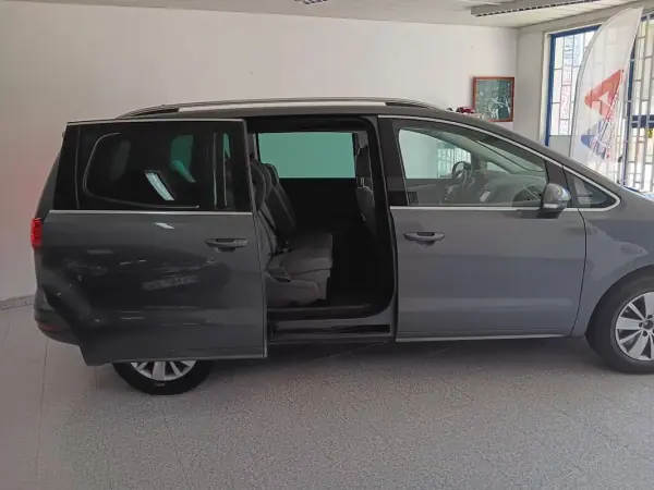 Volkswagen Sharan 2018 - 23750 EUR, 134000 km - AUTO.MOTO.pt - 134000km - foto 5 de 18