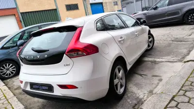 Volvo V40 2013 - 10900 EUR, 190000 km - AUTO.MOTO.pt - 190000km - foto 13 de 22