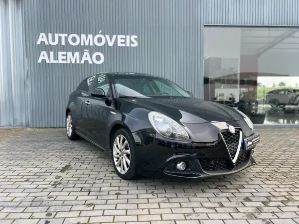 Alfa Romeo Giulietta 2018 - 15950 EUR, 122241 km - AUTO.MOTO.pt - 122241km - foto 3 de 17