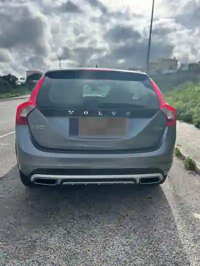 Volvo V60 Cross Country 2016 — foto 4 de 12