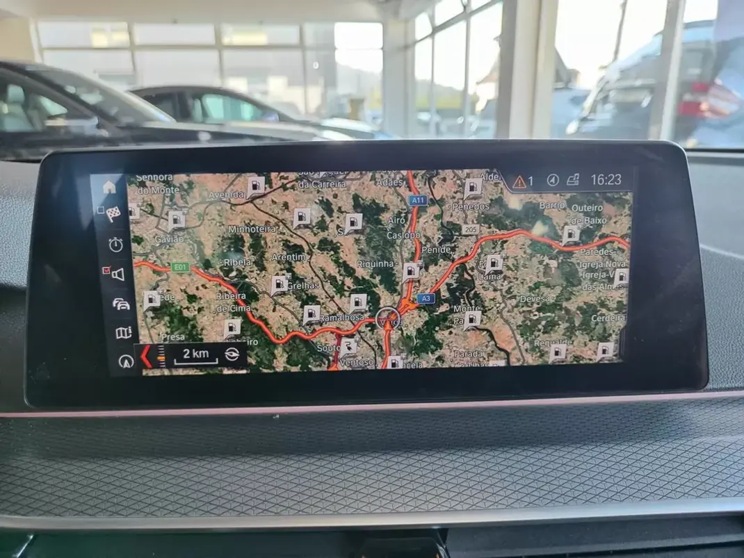 BMW 530e 2019 - 31500 EUR, 46900 km - AUTO.MOTO.pt - 46900km - foto 30 de 39