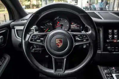 Porsche Macan 2018 - 59990 EUR, 99798 km - AUTO.MOTO.pt - 99798km - foto 14 de 45