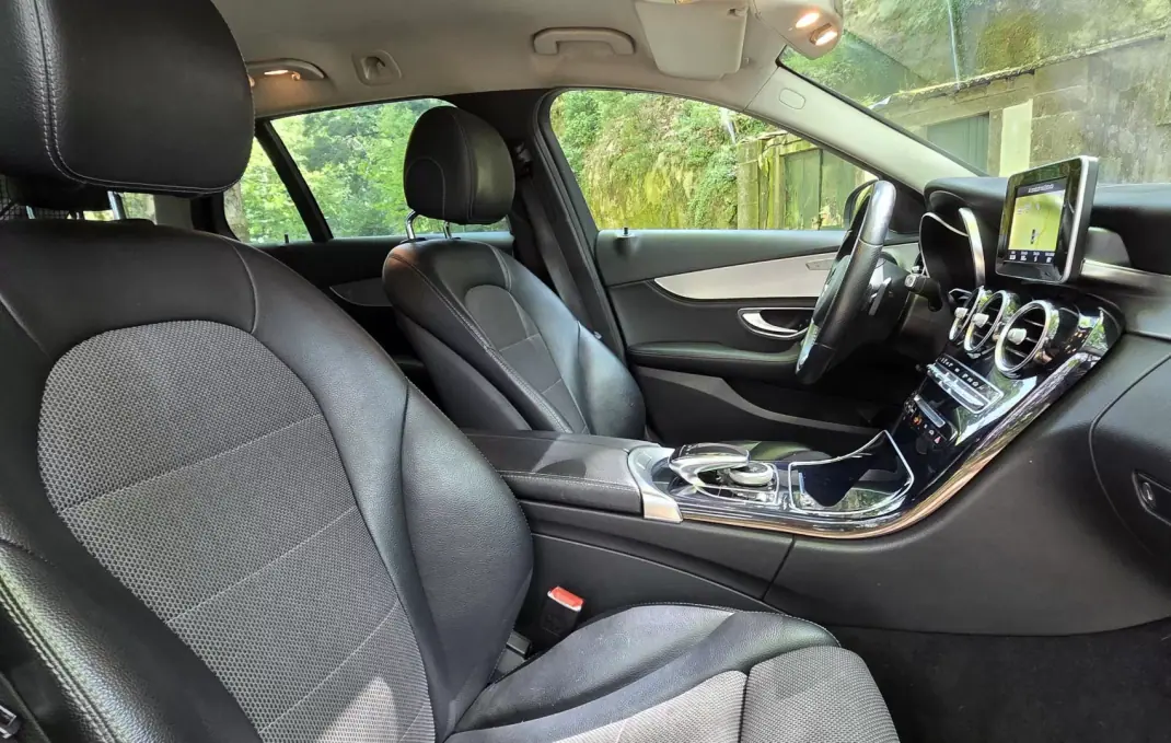 Mercedes-Benz C 200 2015 - 13750 EUR, 234000 km - AUTO.MOTO.pt - 234000km - foto 15 de 23