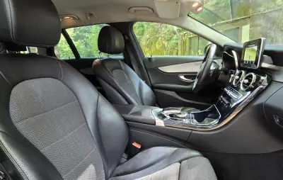 Mercedes-Benz C 200 2015 - 13750 EUR, 234000 km - AUTO.MOTO.pt - 234000km - foto 15 de 23