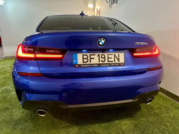 BMW 330e 2019 - 29750 EUR, 99000 km - AUTO.MOTO.pt - 99000km - foto 8 de 46