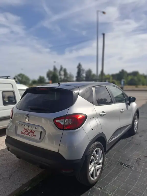 Renault Captur 2017 - 13950 EUR, 119123 km - AUTO.MOTO.pt - 119123km - foto 7 de 14